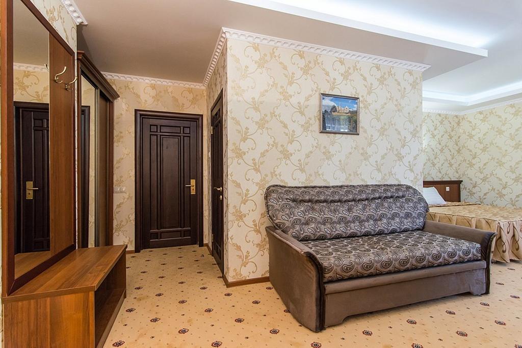 Residence park hotel. Резиденс парк отель горячий ключ. Residence Park Hotel ул Ленина 9 горячий ключ. Спа отель де муазель. Горячий ключ гостиница Ростов.