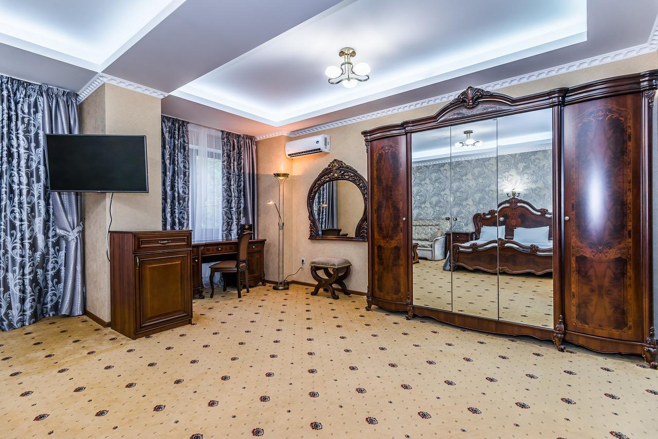 Residence park hotel. Резиденс парк отель горячий ключ. Residence Park отель в горячем Ключе. Отель резидент парк в горячем Ключе. Резиденс парк-отель Residence Park Hotel горячий ключ.